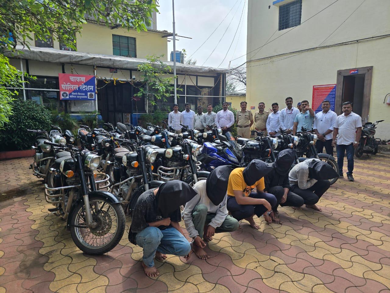 ऑनलाईन गेम मध्ये पैसे हरला, अन् बुलेट चोरीकडे वळला; बुलेट चोर चाकण पोलीसांच्या जाळ्यात, २६ लाखांच्या १८ मोटरसायकली केल्या जप्त