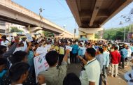 काळेवाडी, रहाटणी फाटा येथे मजूर, कामगारांनी घेतली मतदानाची शपथ