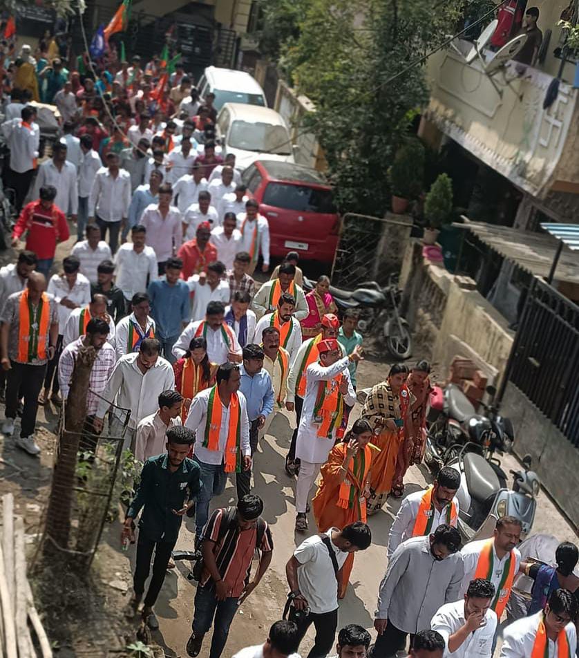 महायुतीचे उमेदवार शंकर जगताप यांच्या थेरगाव येथील पदयात्रेस उत्स्फूर्त प्रतिसाद