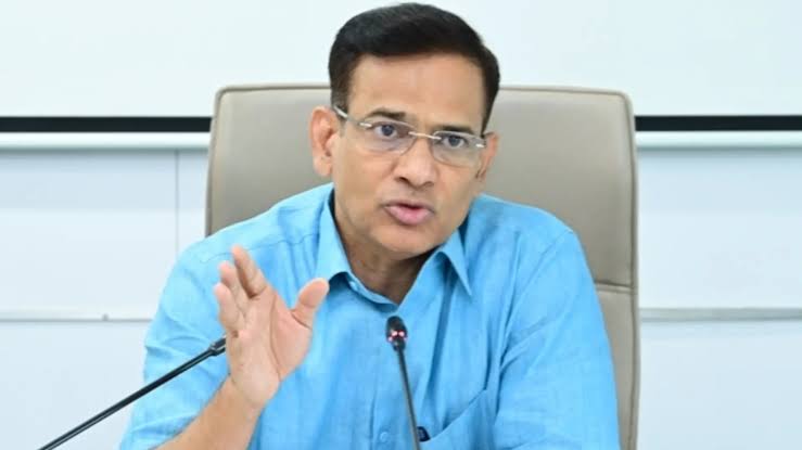 नामनिर्देशनपत्र दाखल करतेवेळी वाहनांचा ताफा, दालनातील उपस्थितांची संख्या नियंत्रित; मिरवणूक, सभा, घोषणांना प्रतिबंध
