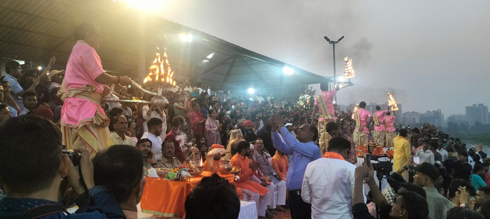 मोशीत छठ महापूजा मोठ्या थाटामाटात साजरी