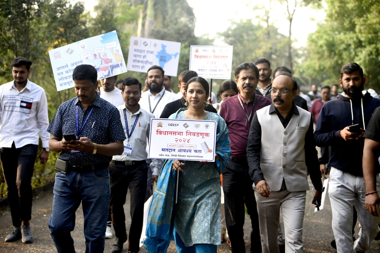 “वॉकेथॉन फॉर मतदान” उपक्रमाला अभिनेत्री श्रेया बुगडेंची उपस्थिती