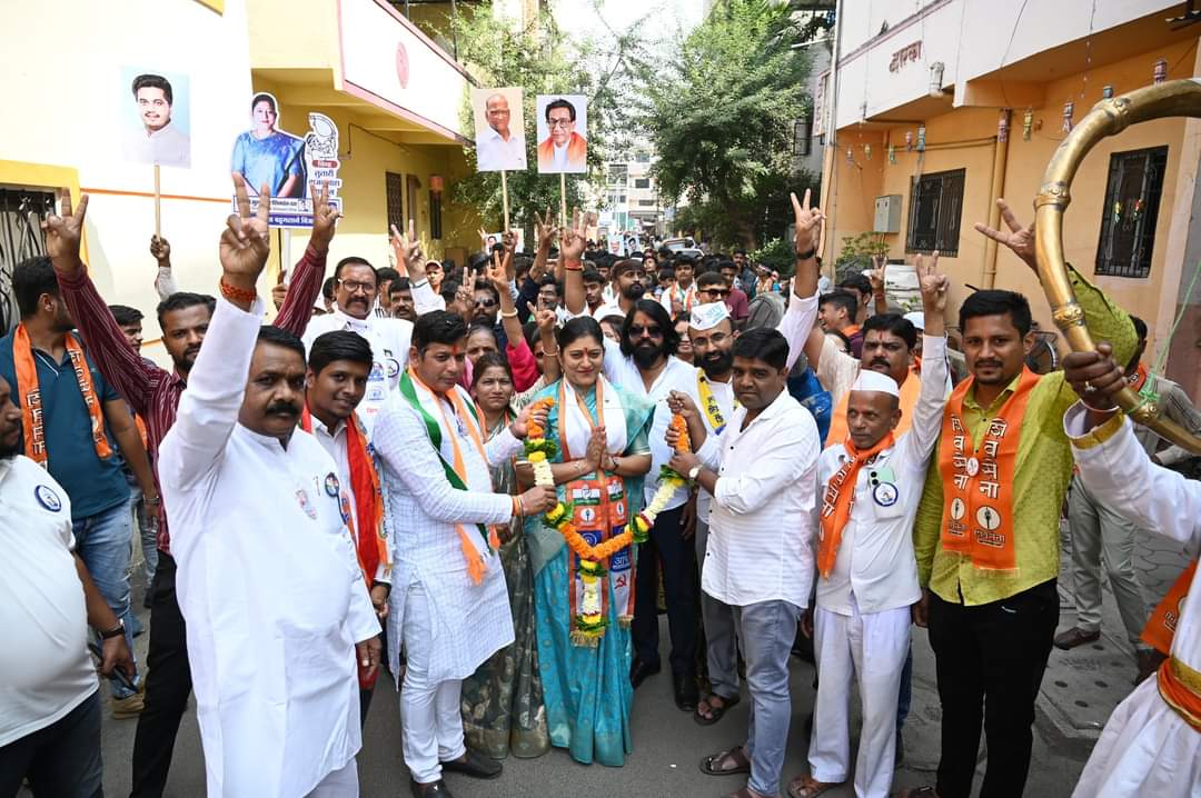 आकुर्डीमध्ये सुलक्षणा शिलवंत यांच्या पदयात्रेला लोटला जनसागर