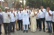 चिंचवडमध्ये महायुतीचे उमेदवार शंकर जगताप यांनी बजावला मतदानाचा हक्क