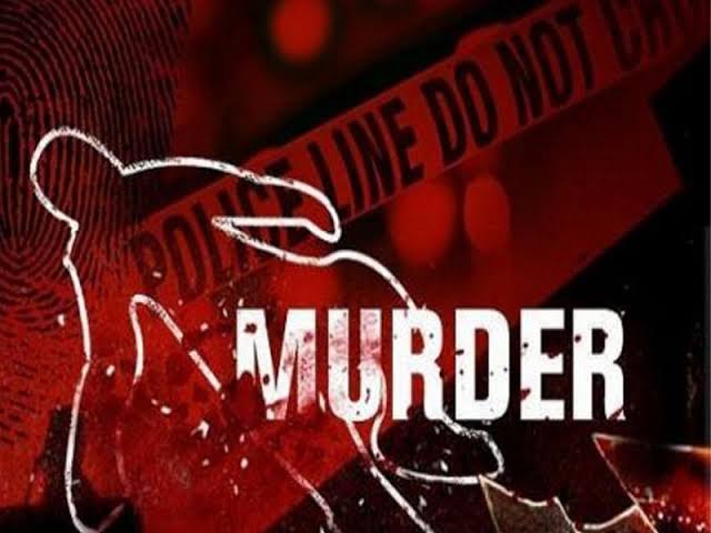 आर्थिक वादातून एकाची कुऱ्हाडीने वार करून हत्या; रक्ताने माखलेल्या कुऱ्हाडीसह आरोपी थेट पिंपरी पोलिस स्टेशनमध्ये हजर