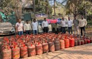 चिखलीत अवैध गॅस रिफिलिंग करणाऱ्यांवर मालमत्ता गुन्हे विरोधी पथकाची मोठी कारवाई; १२६ सिलेंडरसह ८ लाख ३२ हजारांचा मुद्देमाल हस्तगत