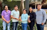 बुद्धिबळ स्पर्धेत प्रथम क्रमांक पटकाविणाऱ्या शालवी चासकर हिचा सत्कार