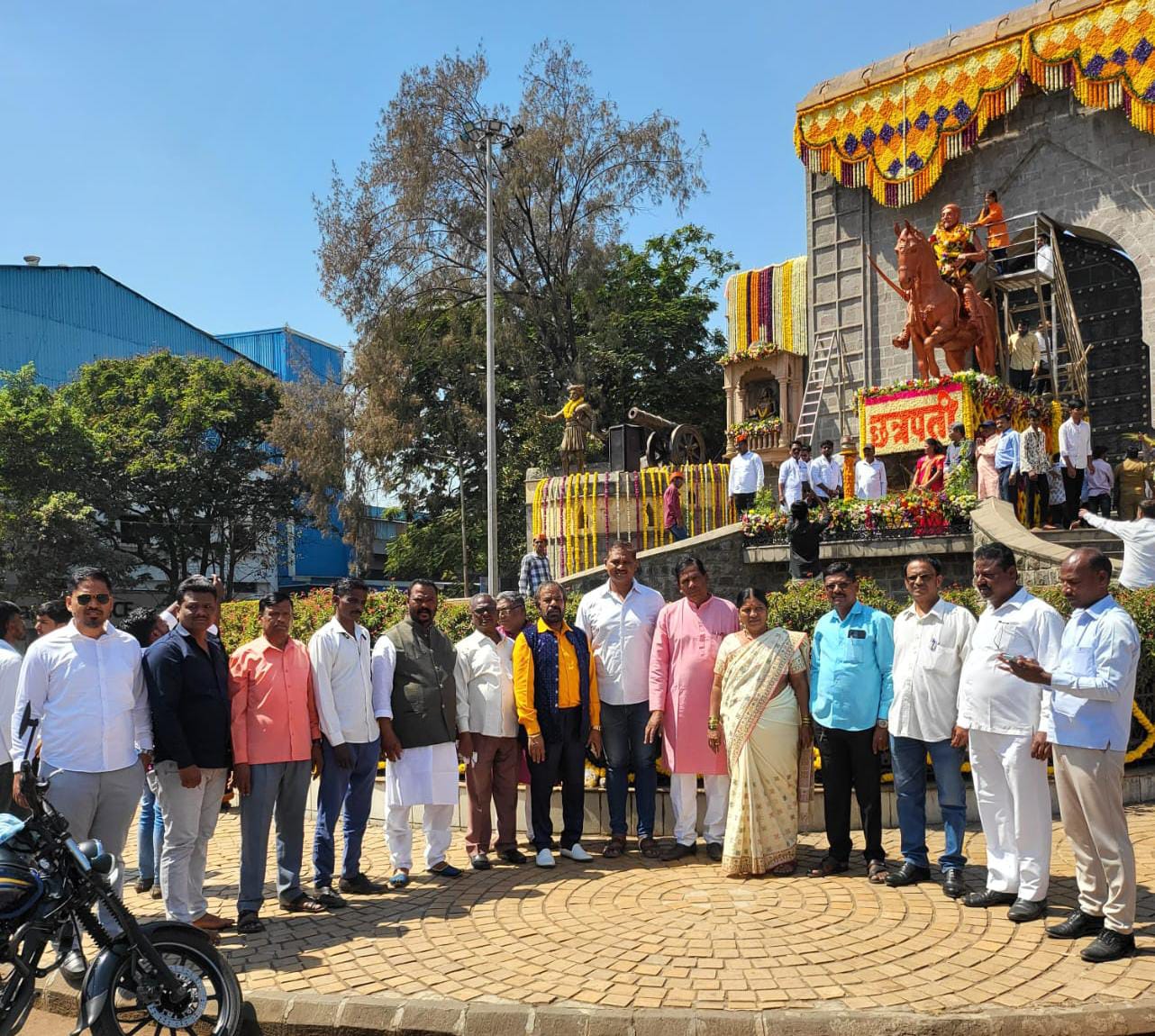 रिपब्लिकन पार्टी ऑफ इंडिया (आठवले) च्या वतीने शिवजयंती उत्साहात साजरी
