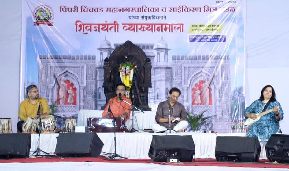 'आयुष्यावर बोलू काही' कार्यक्रमाला प्रेक्षकांचा उदंड प्रतिसाद