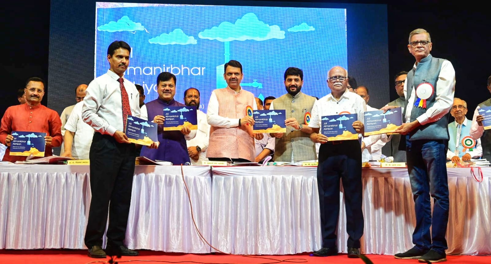 राज्य शासनाच्या सेवा नागरिकांना व्हॉट्सॲपवरही उपलब्ध करुन देणार - मुख्यमंत्री देवेंद्र फडणवीस