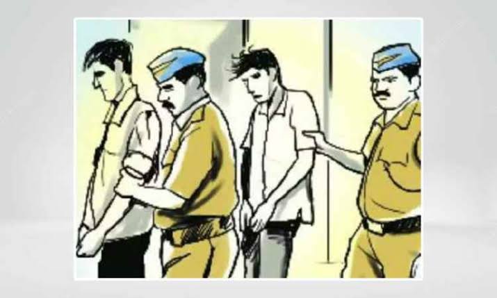 रावेत येथे हॉटेल व्यावसायिकाकडे खंडणी मागणाऱ्या दोघांना अटक