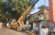 त्रिवेणीनगरमधील चौकांमध्ये दोन्ही बाजूंना ‘हाईट बॅरीगेट्स’