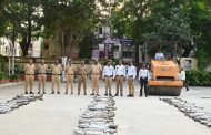 पिंपरी चिंचवड पोलिसांचा बुलेट राजांना दणका; ५४२ सायलेन्सरवर फिरवला 'बुलडोझर'