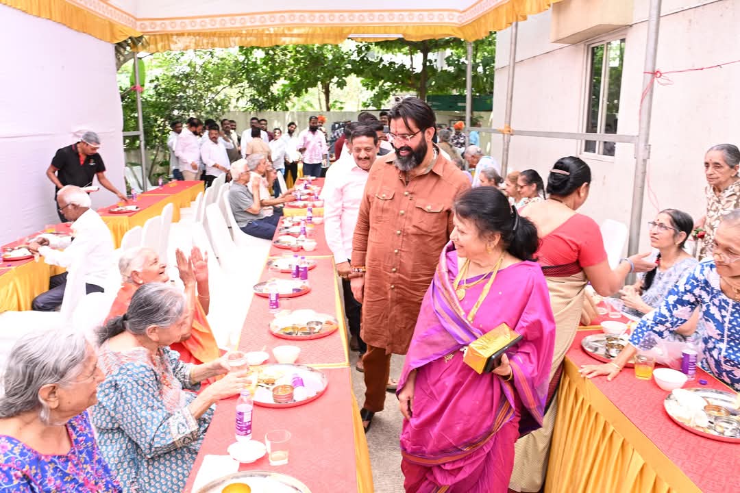 अनाथालय, वृद्धाश्रमात मिळाला ‘आपुलकीचा अक्षय गोडवा’