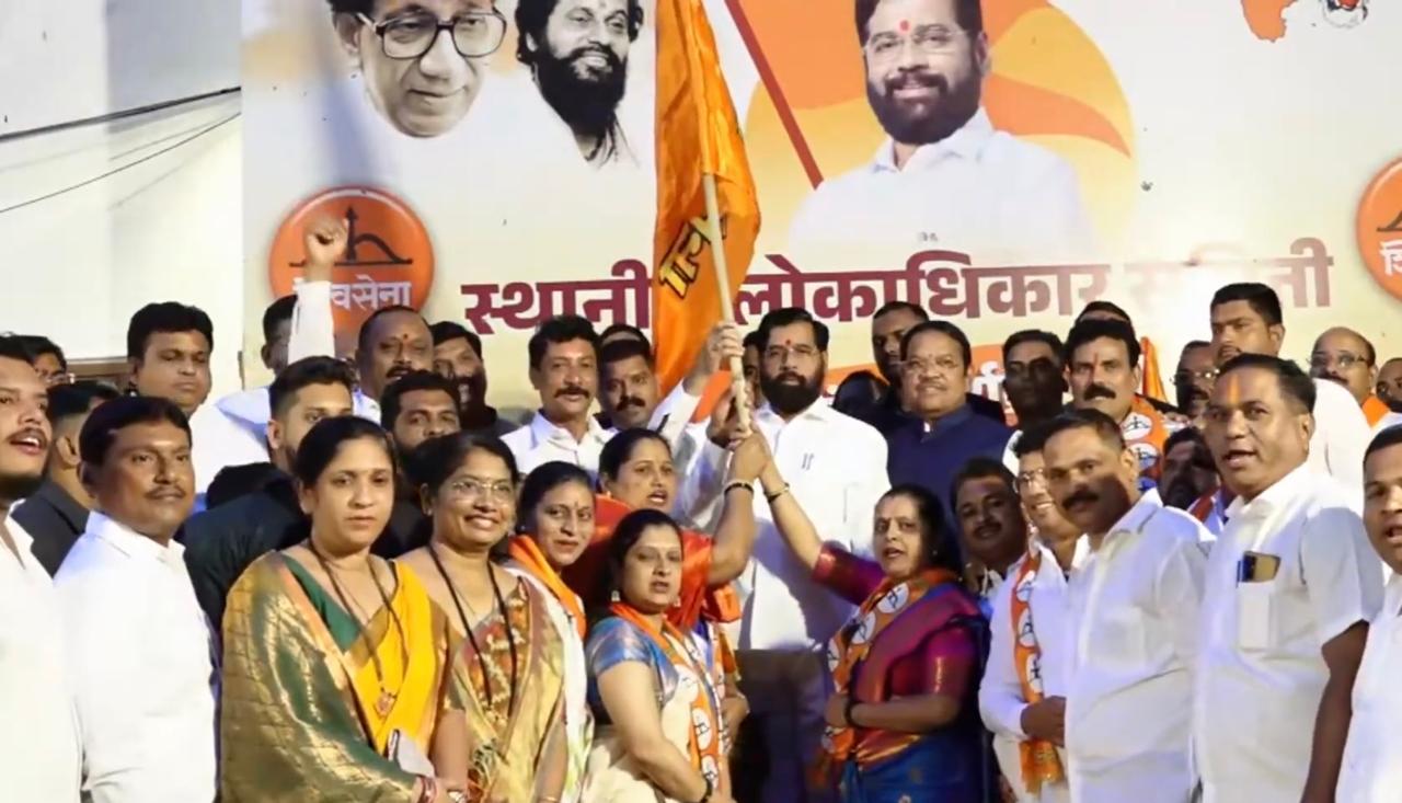 पिंपरी, लोणावळ्यातील माजी नगरसेवकांचा शिवसेनेत प्रवेश; उपमुख्यमंत्री एकनाथ शिंदे यांच्या हस्ते पक्षप्रवेश
