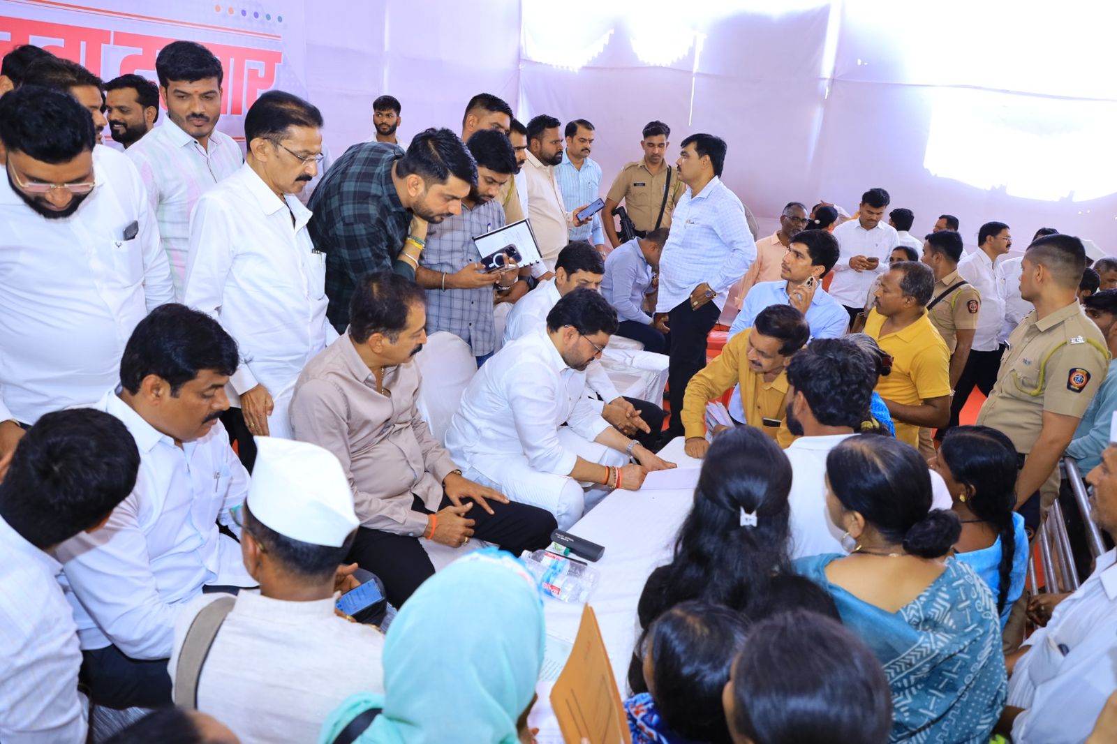 वडगाव मावळ येथे जनता दरबार उपक्रमाला वाढता प्रतिसाद; आमदार सुनील शेळके यांचा जनतेशी थेट संवाद