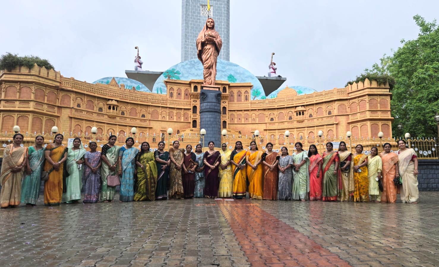 पुण्यश्लोक अहिल्यादेवी होळकर यांच्या ३०० व्या जयंतीनिमित्त पिंपरी-चिंचवड भाजप महिला मोर्चाचा चौंडीला विशेष भेट दौरा