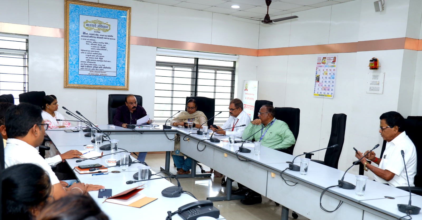 तुंबलेल्या नाल्यांची साफसफाई करा, रस्त्यावरील खड्डे बुजवा; महापालिकेच्या जनसंवाद सभेत तक्रारींचा पाऊस