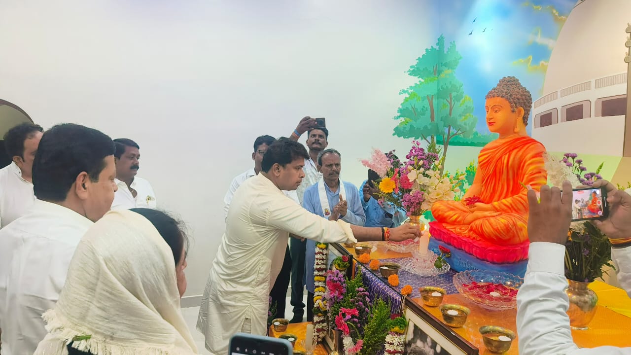 आमदार अमित गोरखे यांच्या निधीतून पिंपरी-भाटनगर येथील बौद्ध विहाराचे तब्बल ३३ वर्षांनंतर सुशोभीकरण