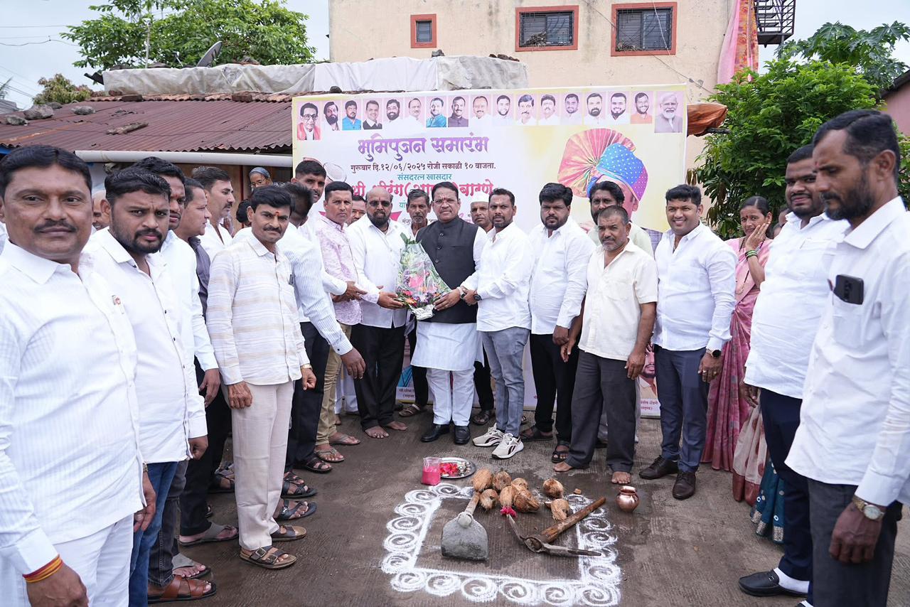 मावळमध्ये विकास कामांचा धडाका; आहिरवडेतील जोडरस्त्याच्या कामांचे खासदार श्रीरंग बारणे यांच्या हस्ते भूमिपूजन
