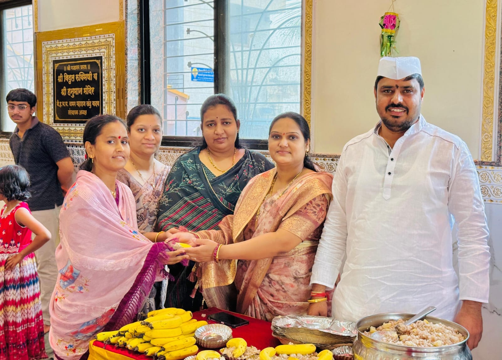 कुदळवाडीत आषाढी एकादशी निमित्त उपवास फराळ वाटप