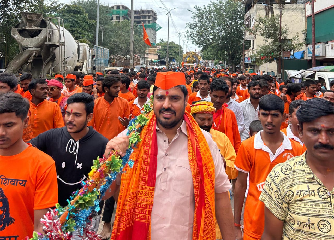 चिखली ते घोराडेश्वर पायी कावड यात्रेला भाविकांचा उत्स्फूर्त प्रतिसाद