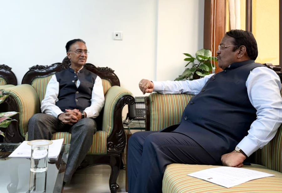 देहूरोड कॅन्टोन्मेंट बोर्डातील समस्या सोडविण्यासाठी निधी द्या; खासदार श्रीरंग बारणे यांची संरक्षण विभागाच्या महानिदेशकांकडे मागणी