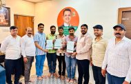 नागपंचमीच्या दिवशी सर्पमित्रासाठी १५ लाखांचा विमा उतरवला; दिनेश यादव यांचा सामाजिक जाणिवेचा अभिनव उपक्रम