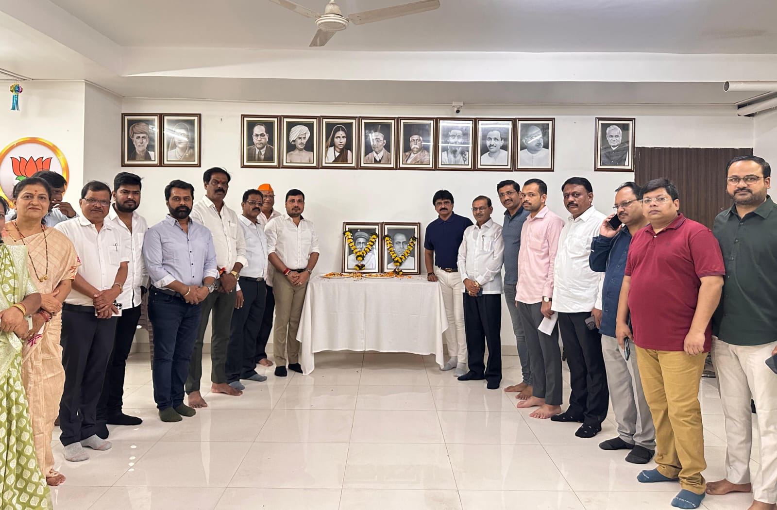 लोकमान्य टिळक आणि साहित्यरत्न अण्णाभाऊ साठे यांना भाजपच्या वतीने अभिवादन