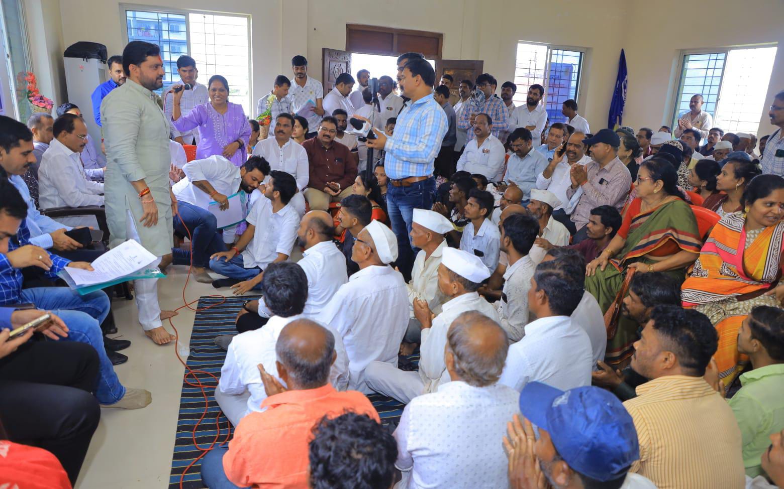 महसूल सप्ताहात ऐतिहासिक निर्णय : मावळ तालुक्यातील ठाकर वाडीत पाच पिढ्यांपासून राहणाऱ्या कुटुंबांना मिळणार कायदेशीर हक्क