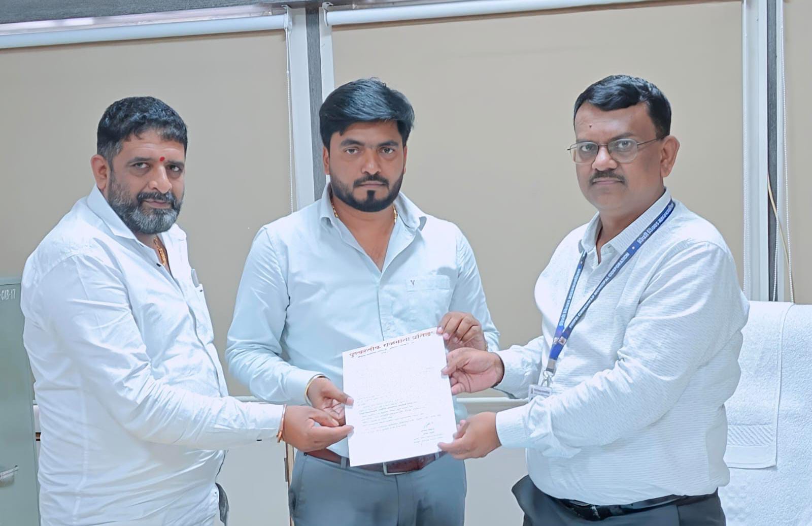 प्रभाग क्र.११ मधील रस्ते तातडीने खड्डेमुक्त करा; राष्ट्रीय खेळाडू अरुण पाडुळे यांची मागणी