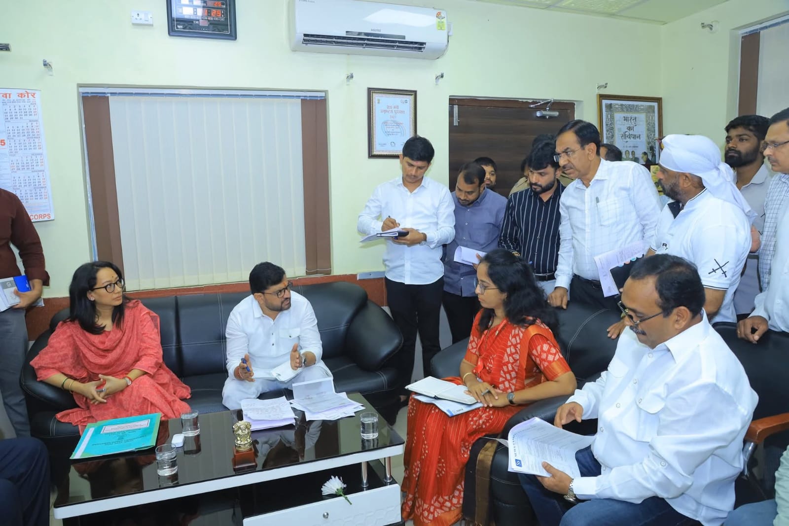 देहूरोड छावणी परिषदेत नागरिकांच्या तक्रारींवर आढावा बैठक; आमदार सुनील शेळके यांच्या प्रमुख उपस्थितीत प्रशासनाला ठोस निर्देश