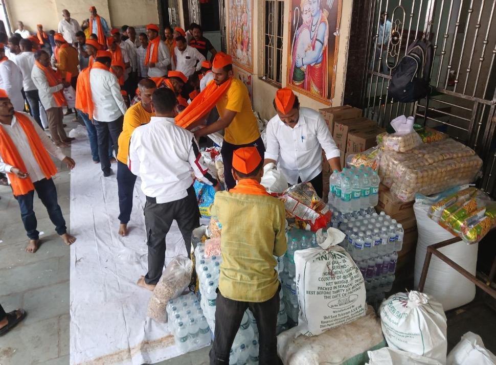 मराठा आंदोलनासाठी देहूगावातून ५ टेम्पो भरून रसद मुंबईकडे रवाना..!