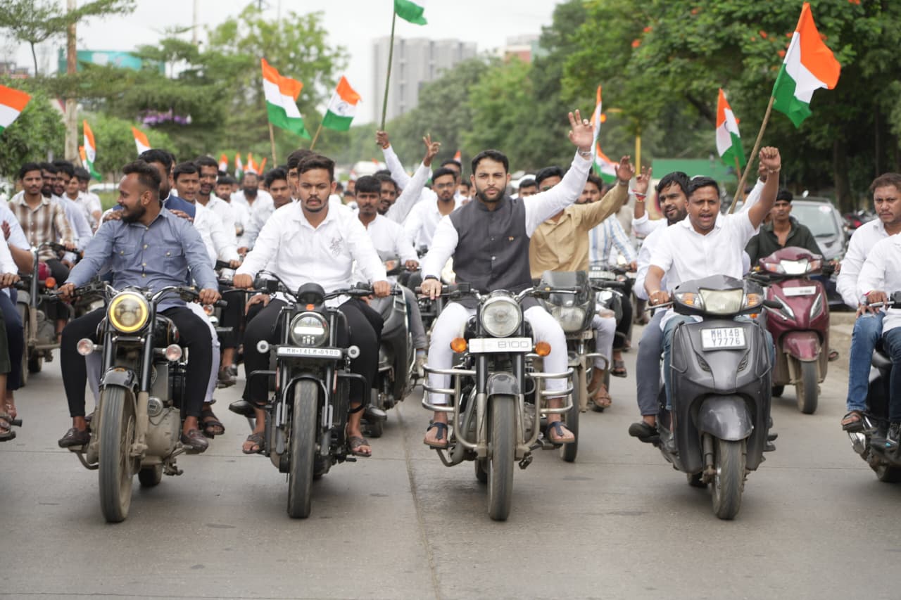 थेरगाव परिसरात 'तिरंगा रॅली'मध्ये तरुणांचा उत्स्फूर्तपणे सहभाग