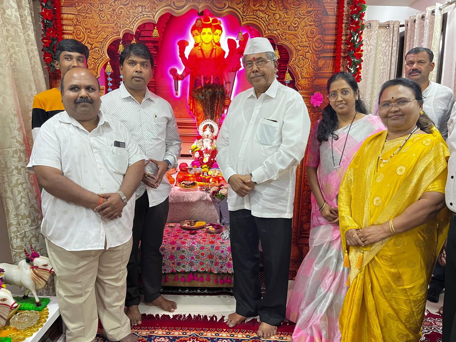 आमदार अमित गोरखे यांच्या निवासस्थानी मंत्री चंद्रकांत पाटील यांची सदिच्छा भेट; घेतले गणरायाचे दर्शन