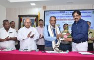 भाषा मानवी जीवन समृद्ध करतात - डॉ. श्रीपाल सबनीस