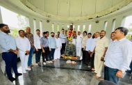 शिवसेना प्रणित महाराष्ट्र मजदूर संघटनेच्या वतीने स्व. आण्णासाहेब पाटील यांना जयंतीनिमित्त विनम्र अभिवादन