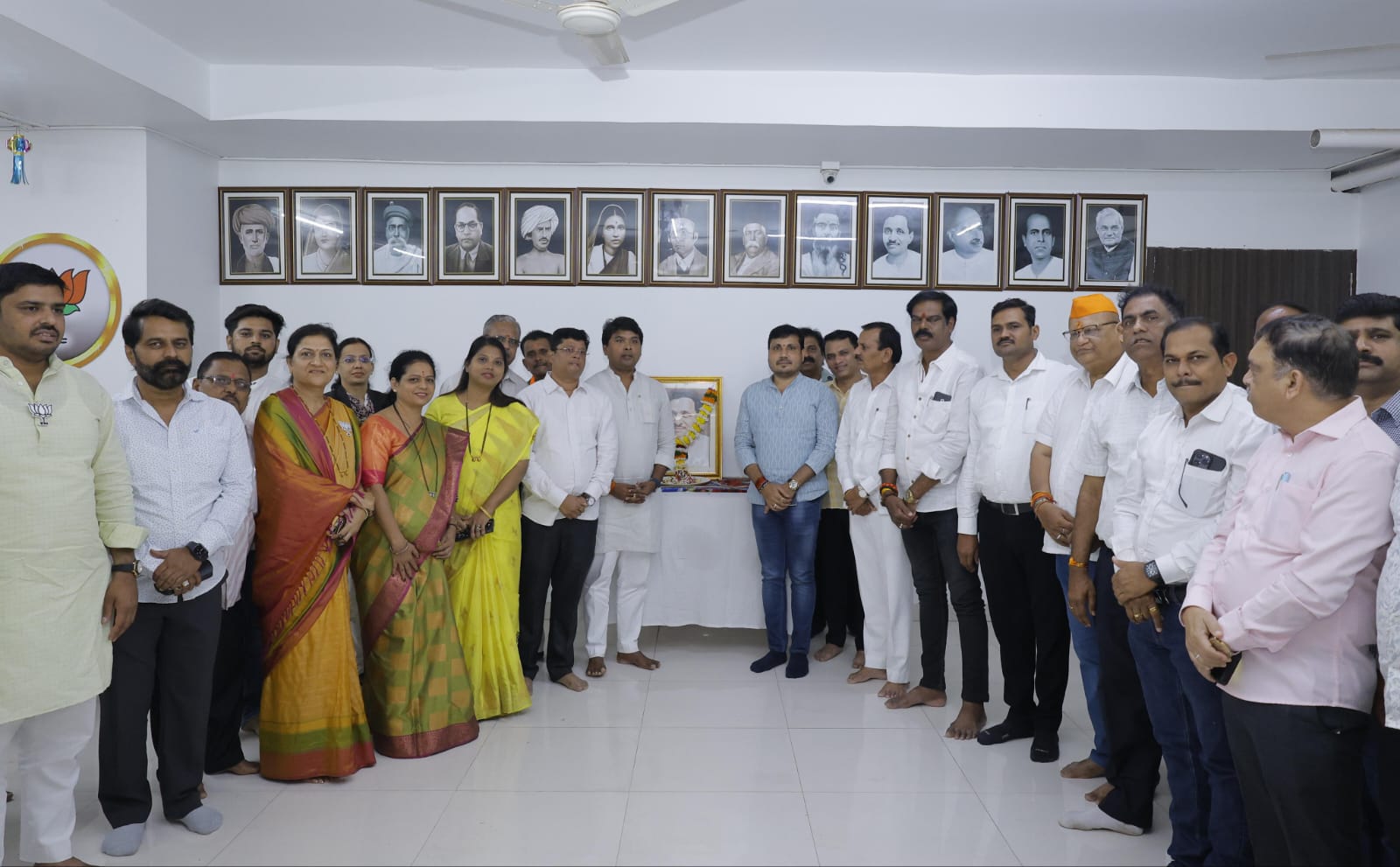 पिंपरी-चिंचवड भाजपातर्फे पं. दीनदयाळ उपाध्याय यांची जयंती साजरी