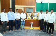 पिंपरी चिंचवड महापालिकेच्या वतीने राष्ट्रपिता महात्मा गांधी आणि दिवंगत माजी पंतप्रधान लाल बहादूर शास्त्री यांना अभिवादन