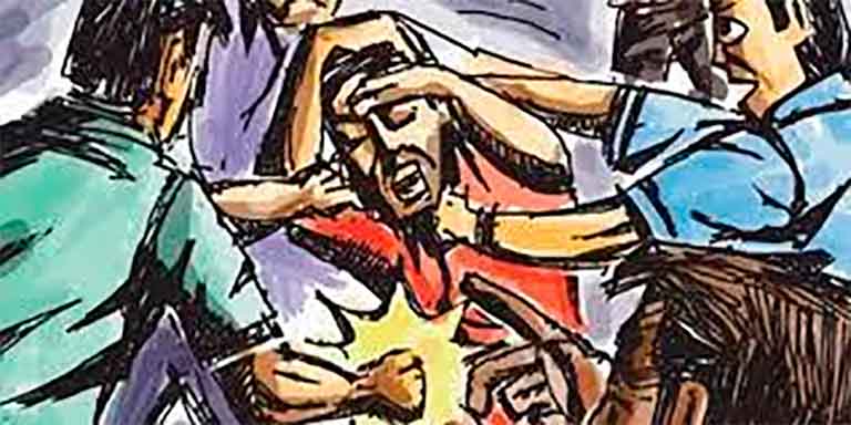 पत्नीला वारंवार फोन करून त्रास दिल्याचा जाब विचारण्यासाठी गेलेल्या दोघांना मारहाण