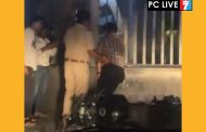 वाकडमध्ये भरधाव बाईकस्वाराचा विचित्र अपघात; बीआरटी बस स्टॅन्डच्या लोखंडी ग्रीलमध्ये तरुणाचं डोकं अडकले