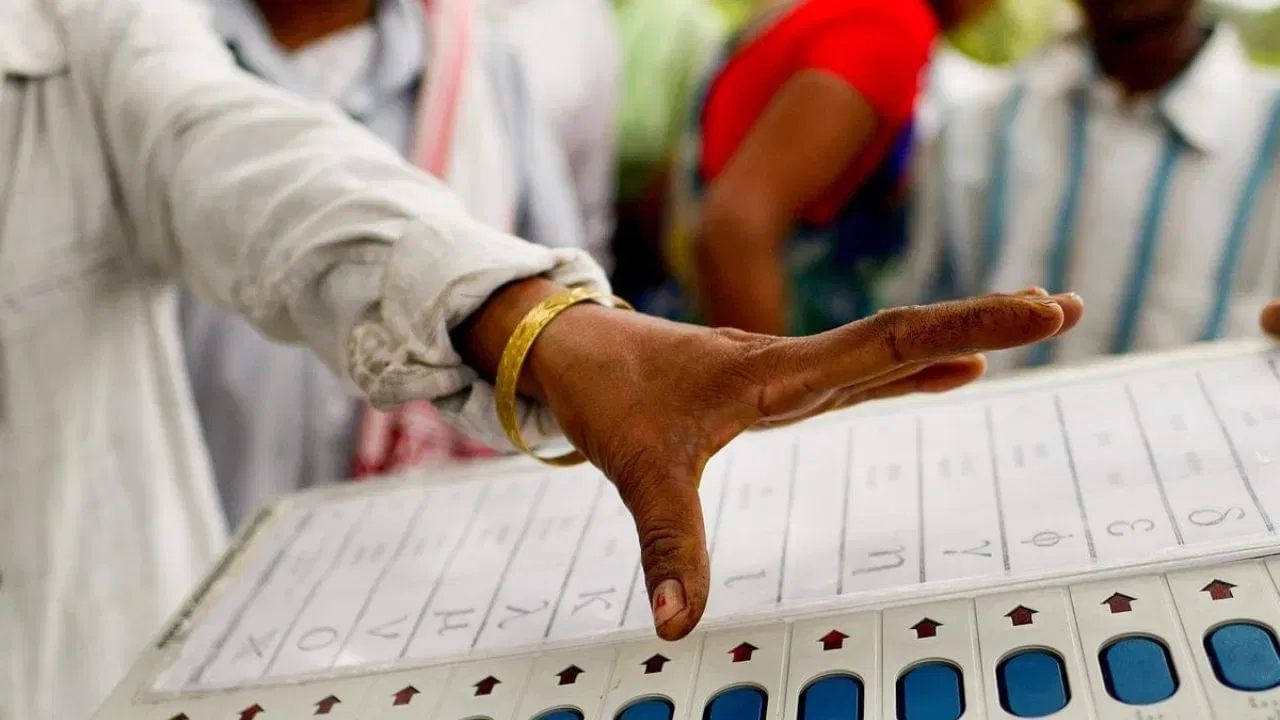नगरपरिषद व नगरपचांयतीच्या सार्वत्रिक निवडणूकीकरिता २ डिसेंबर रोजी सार्वजनिक सुट्टी जाहीर - जिल्हाधिकारी जितेंद्र डुडी
