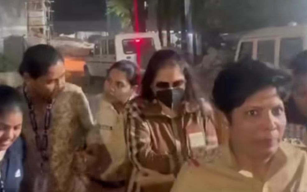 पुणे जमीन गैरव्यवहार प्रकरणातील मुख्य आरोपी शीतल तेजवानीला अटक