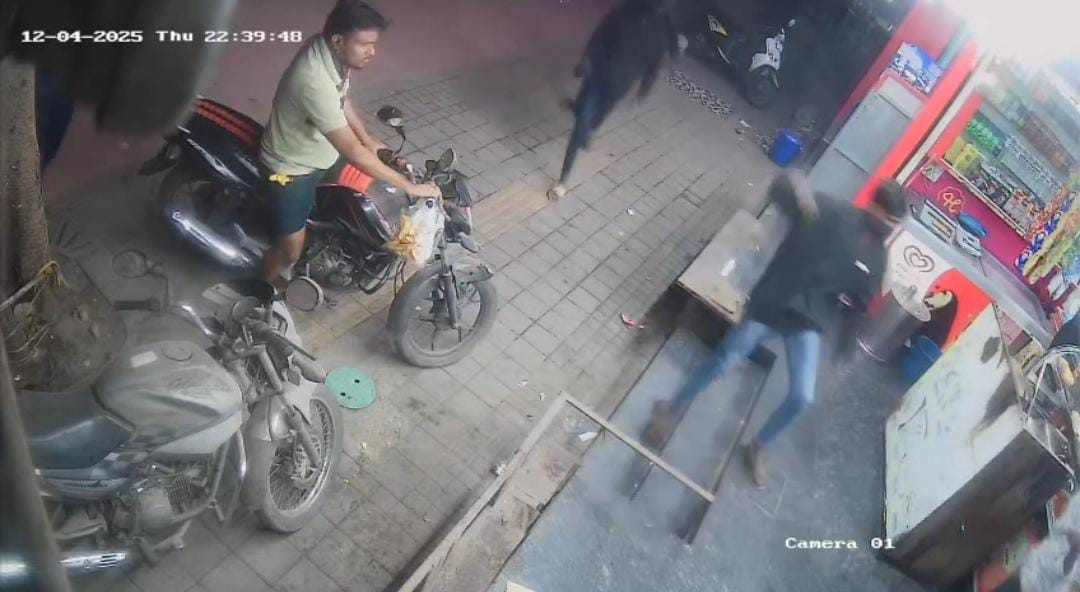 काळेवाडी येथे अल्पवयीन मुलांकडून मिठाईच्या दुकानाची कोयत्याने तोडफोड