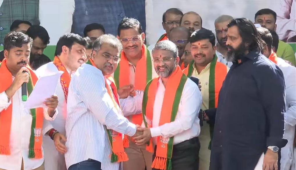 पिंपरी-चिंचवड शहर काँग्रेस अध्यक्षांचे बंधू सदगुरू कदम यांचा भाजपात प्रवेश