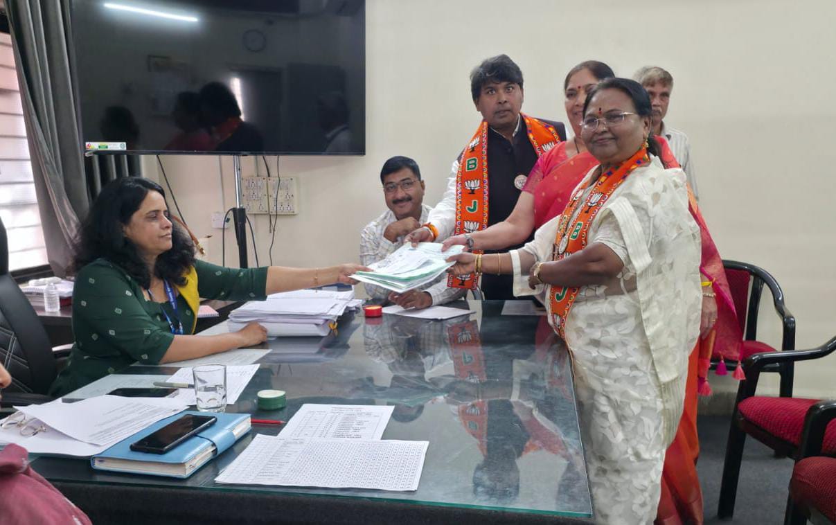 माजी नगरसेविका अनुराधाताई गोरखे यांचा उमेदवारी अर्ज दाखल
