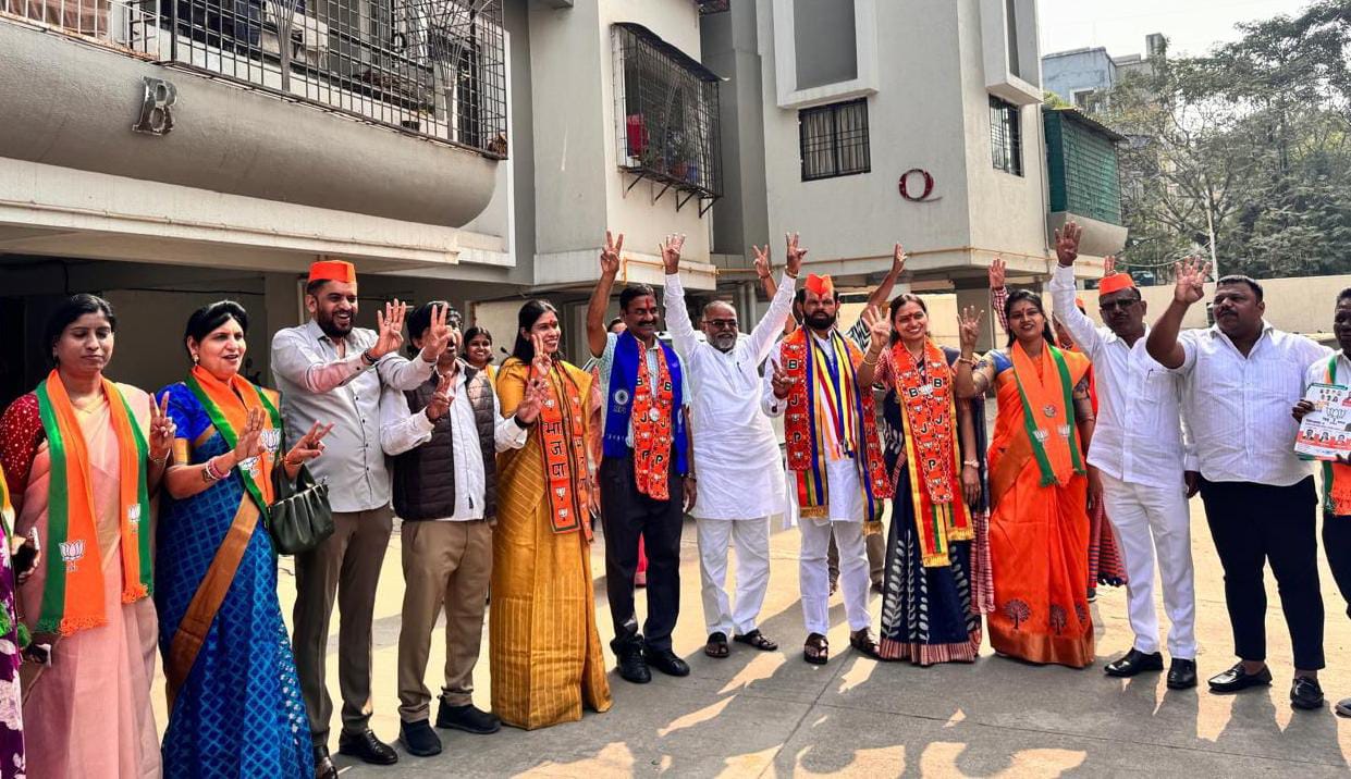 प्रभाग ८ मध्ये भाजप पॅनेलचा प्रभागात दौरा; महिलांकडून उत्स्फूर्त प्रतिसाद