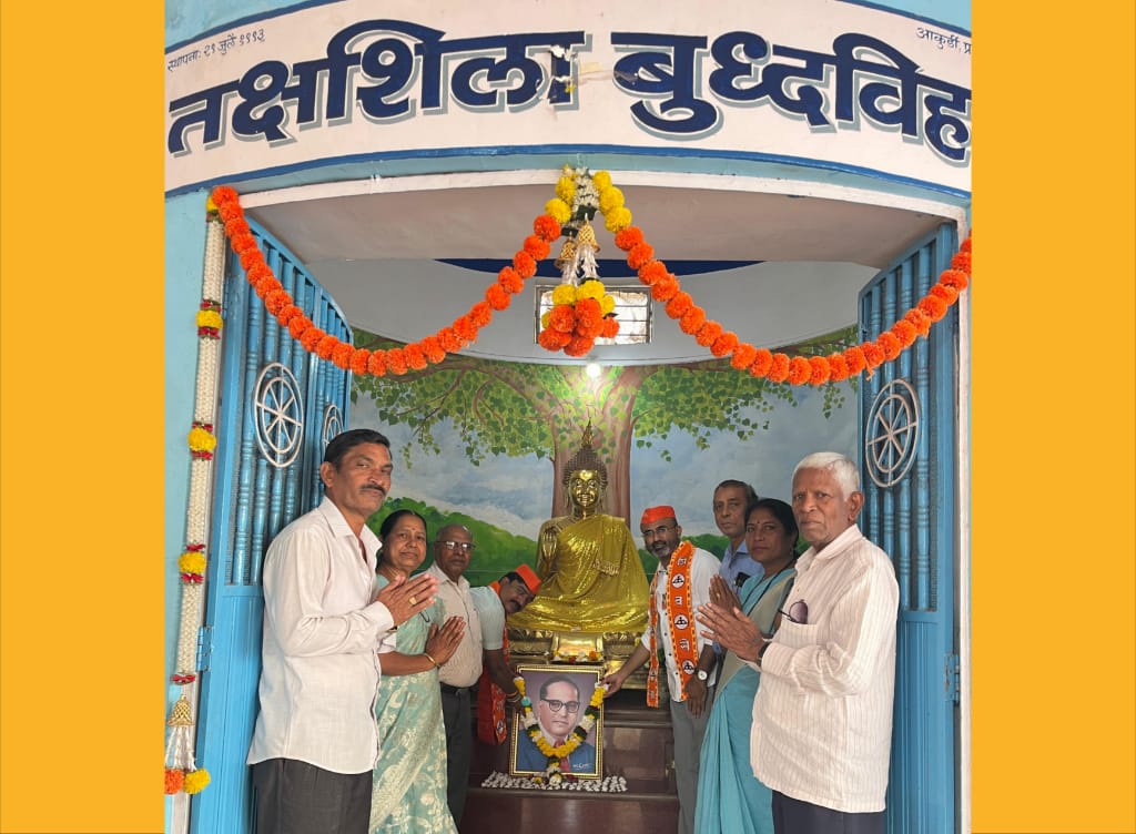 ​प्रभाग क्र.१५ मधील शिवसेनेचे उमेदवार समीर जावळकर आणि चेतन बेंद्रे यांची तक्षशिला बुद्ध विहाराला सदिच्छा भेट; मान्यवरांची उपस्थिती