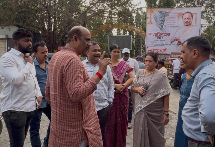 प्रभाग १४ मधील राष्ट्रवादीच्या नगरसेवकांच्या कामांचा धडाका; मोहननगर येथील दगडी फरशी काढण्याचे अधिकाऱ्यांना निर्देश