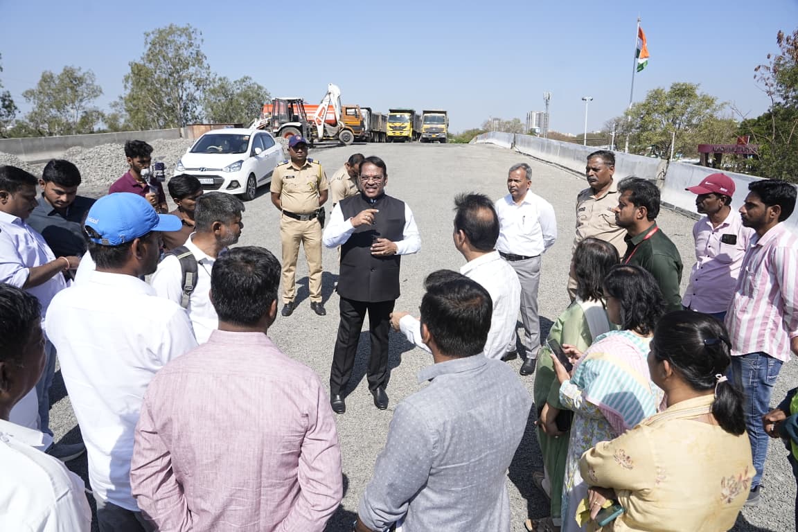 रक्षक चौकातील उड्डाणपूलाचा उतार कमी करा, खासदार श्रीरंग बारणे यांच्या अधिकाऱ्यांना सूचना